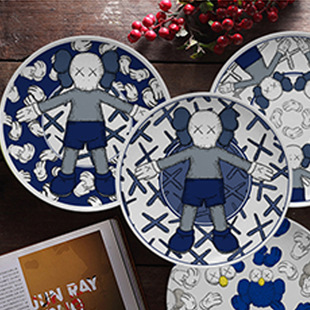 kaws holiday TAIPEI�bP ̨���޶��ologo�໨�ɵ��ӱP��֥���