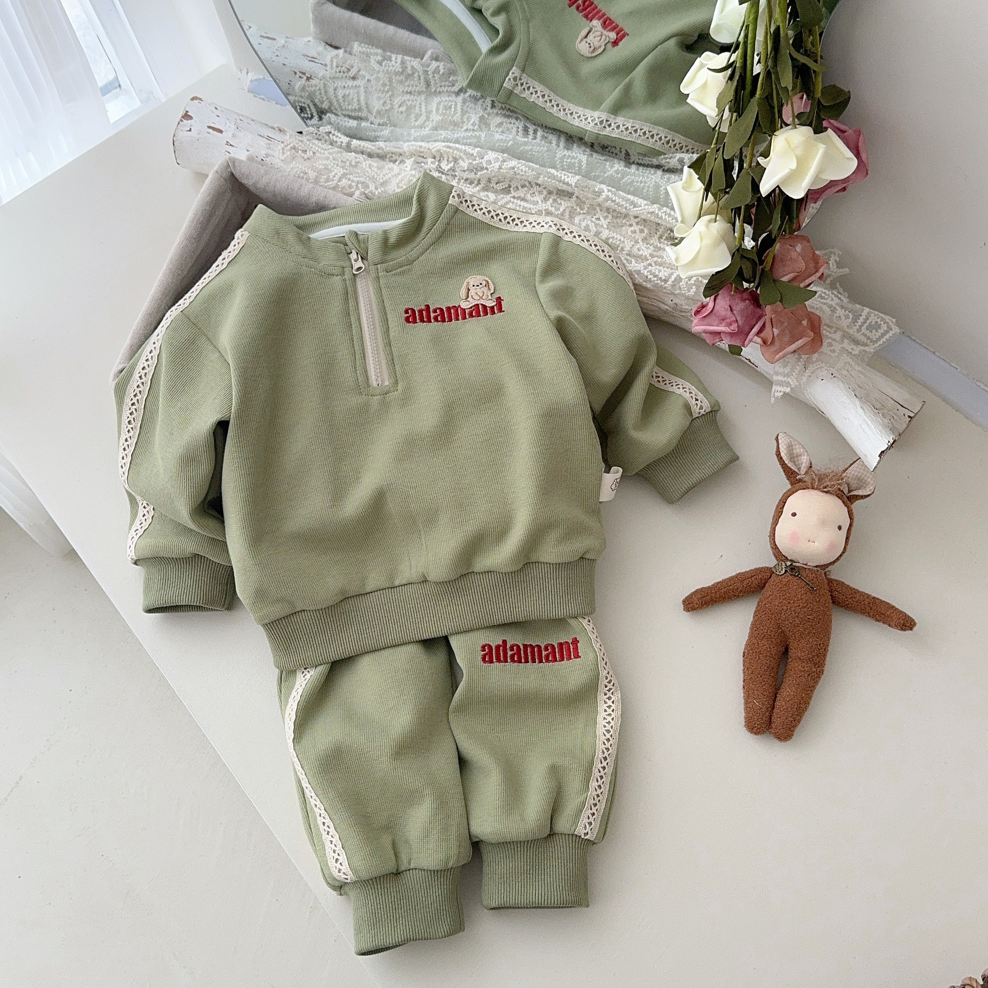 Ropa deportiva para bebés y niños, suéteres, trajes de manga larga, celebridades de Internet, chaquetas casuales para niños de moda, pantalones, ropa de primavera y otoño