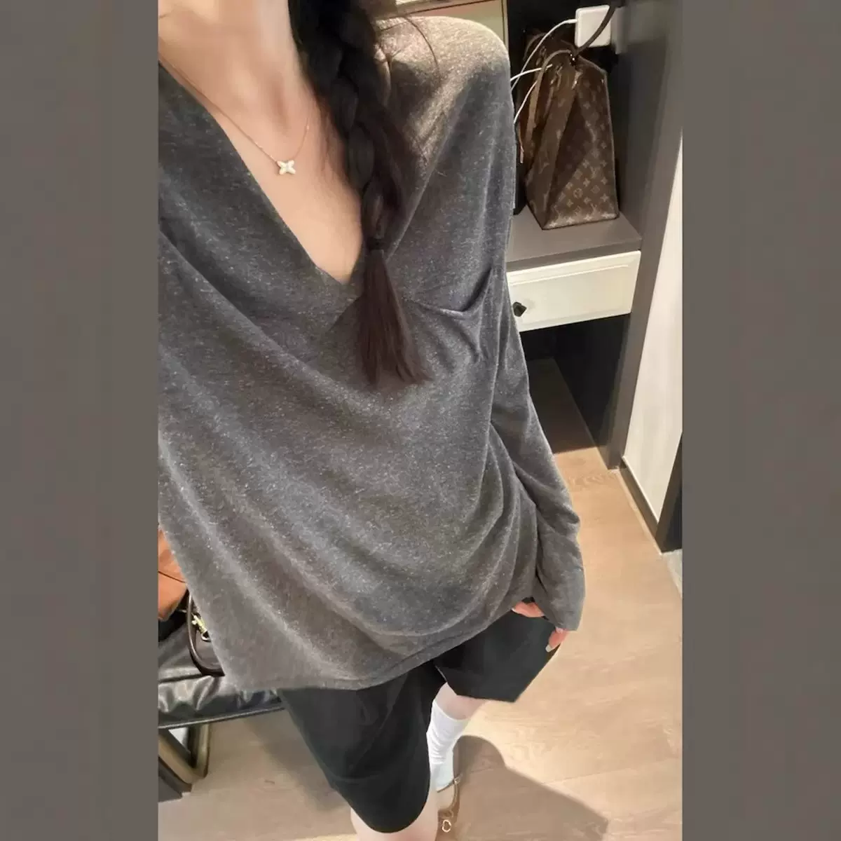 V领亮片毛衣女碎钻星空羊毛短打底外穿春夏珠片羊毛针织衫薄新款