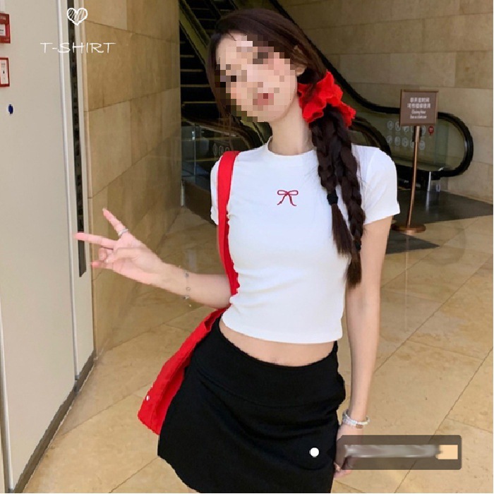 Camiseta de arco para mujeres 2026 verano corto sin ombligo sexy chica caliente mangas cortas delgadas versátil pura pura pura camisa de color sólido image 2