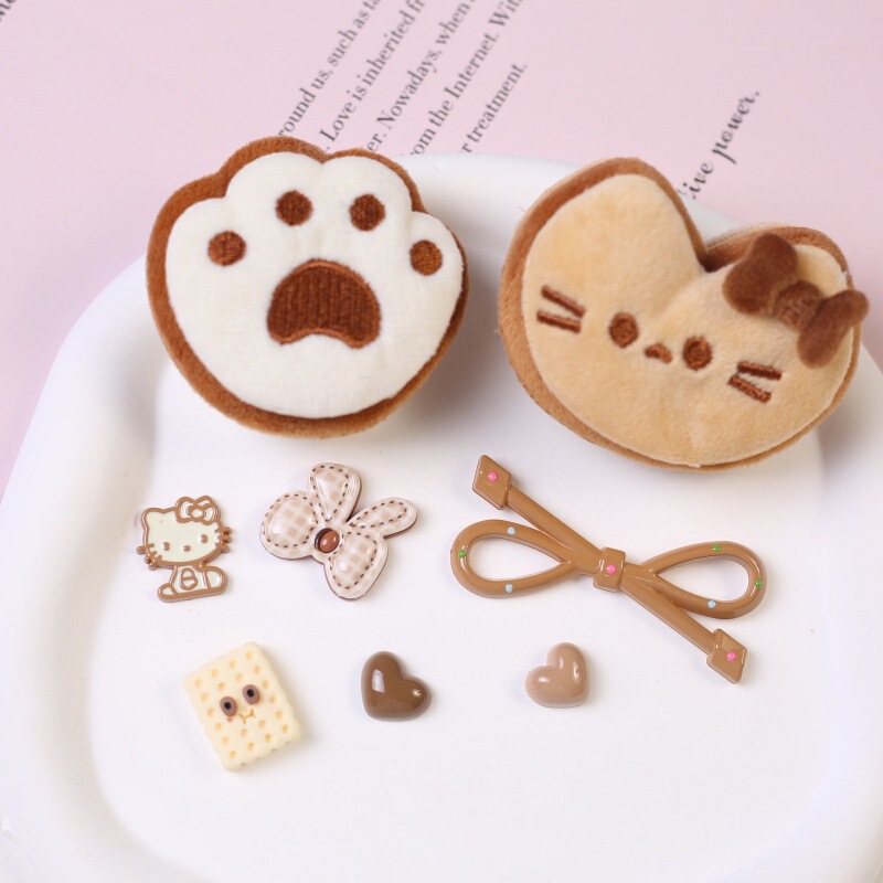 Brown Cartoon Plush Kitten Brooch DIY Accessories Fabric Bag Pendant Shoes Socks Clothing Keychain Accessories Batch Brown Cartoon Plush Kitten Brooch DIY Accessories Fabric Bag Pendant Shoes Socks Clothing Keychain Accessories Batch