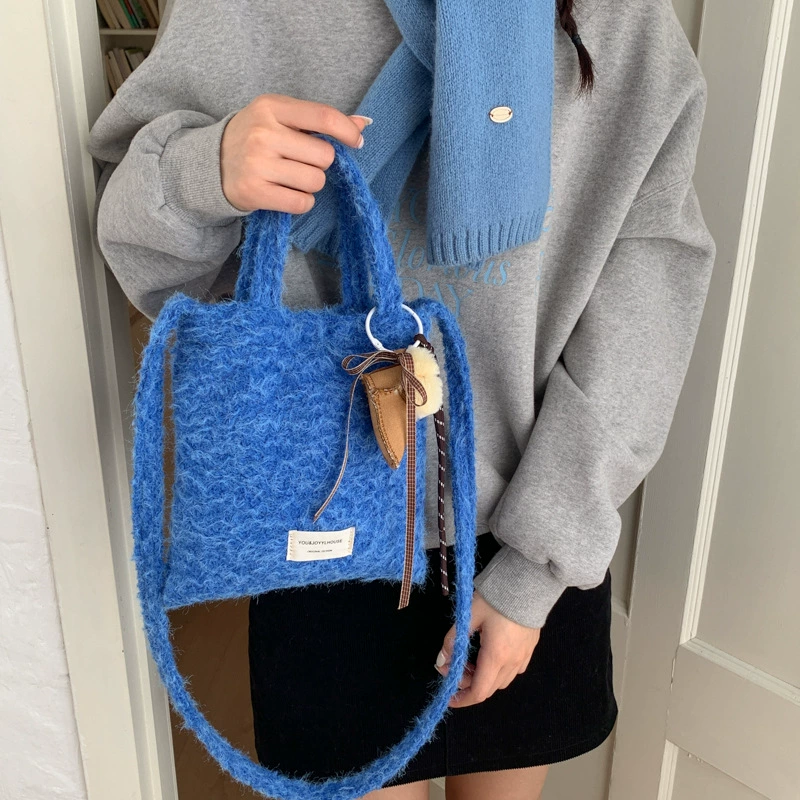 Red winter atmospheric one-shoulder bag, Korean style