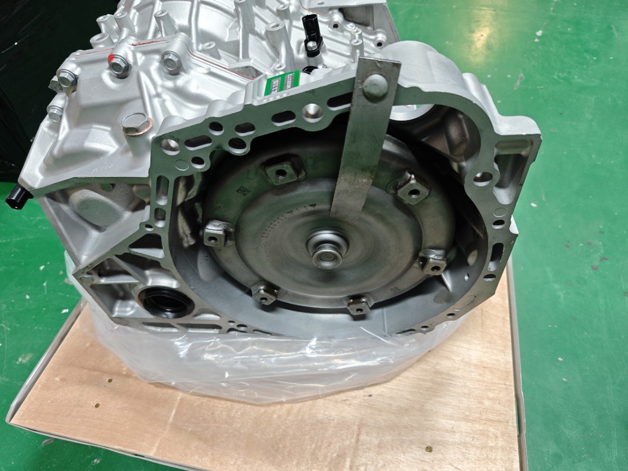 Factory Direct Sales of Brand New Anh20W Transmission Suitable for Toyota Vellfire 2.4L Fwd in Stock