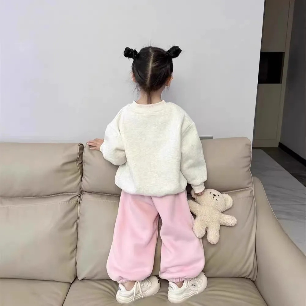 Otoño e invierno 2024 nuevo traje para niñas estilo occidental versión coreana suelta del suéter deportivo para niños de dos piezas