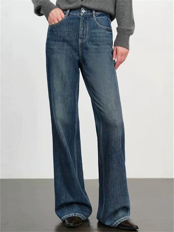 Same style as the women's clothing store, 2026 autumn new collection: fashionable, retro, casual, and versatile straight-leg, slightly flared jeans Same style as the women's clothing store, 2026 autumn new collection: fashionable, retro, casual, and versatile straight-leg, slightly flared jeans