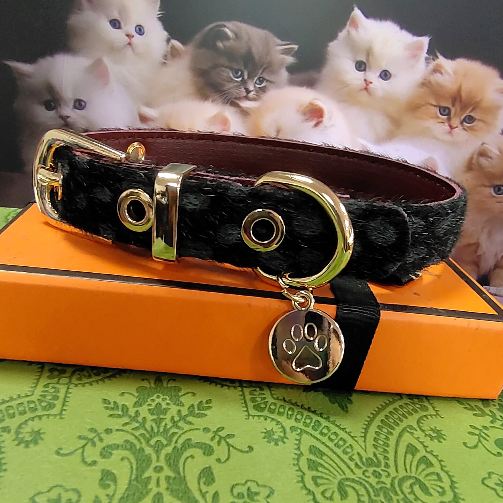 British Style Mohair Leopard Pet Collar display picture 2