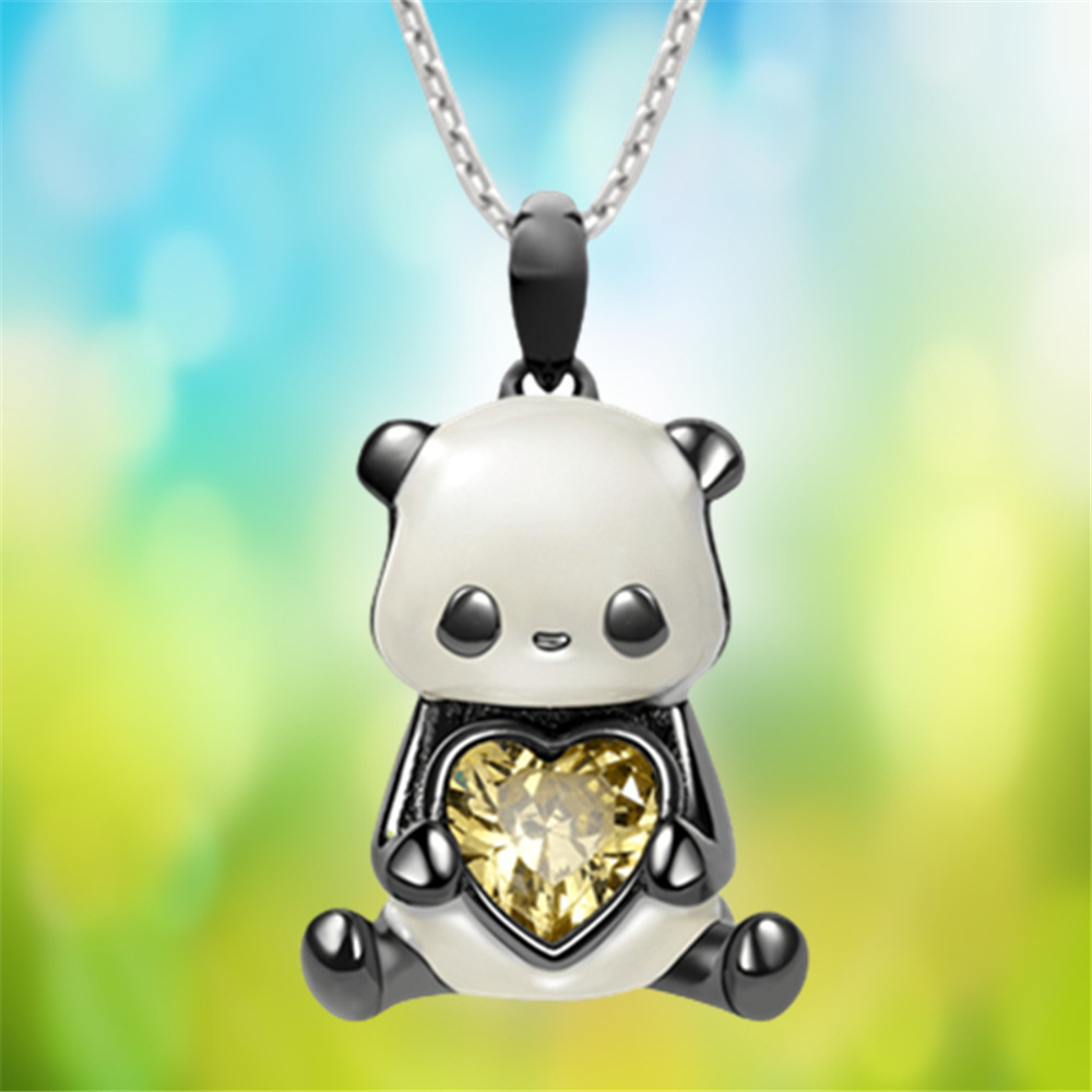 Collana con pendente a forma di panda e cuore per donna_voghion.com