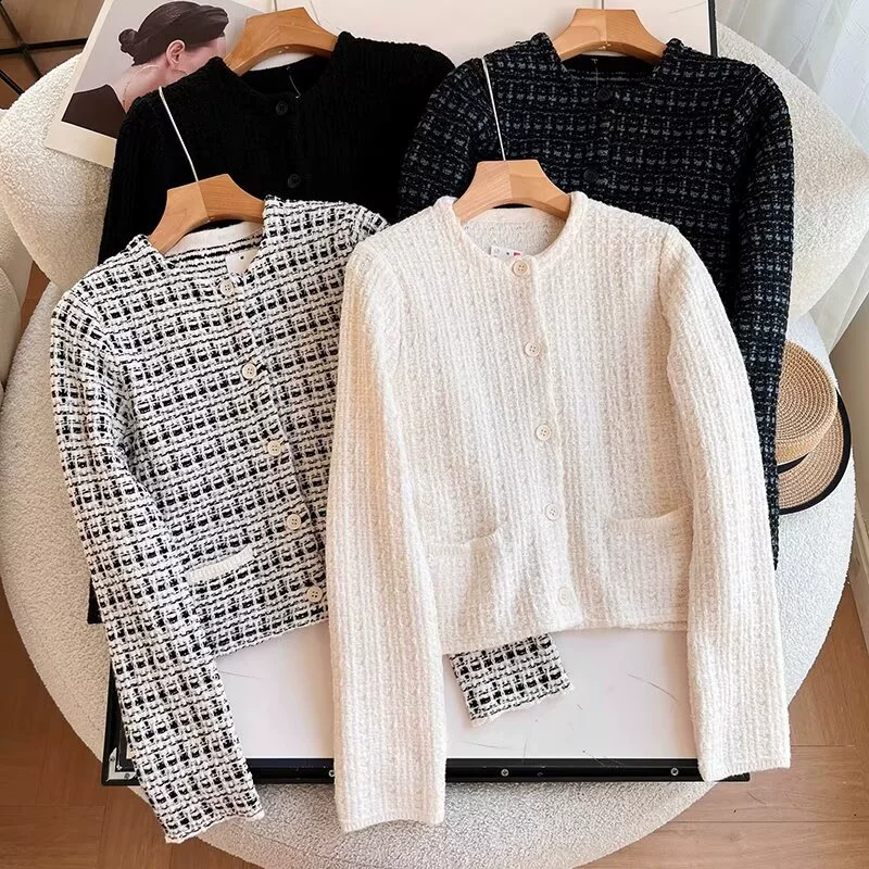 Японская одиночная женская трикотажная короткая куртка 25 ранней весной тонкая с круглым вырезом Qianjinfeng повседневная куртка новый 474981