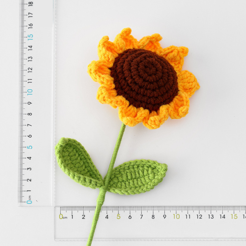 ヒマワリの一本の完成品は5本の糸のかぎ針の花束の材料を編みます。|undefined
