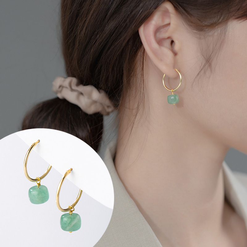 Eloch s925 plata Dongling jade orejas hebilla temperamento coreano orejas cortas pequeñas pendientes verdes frescos M00566