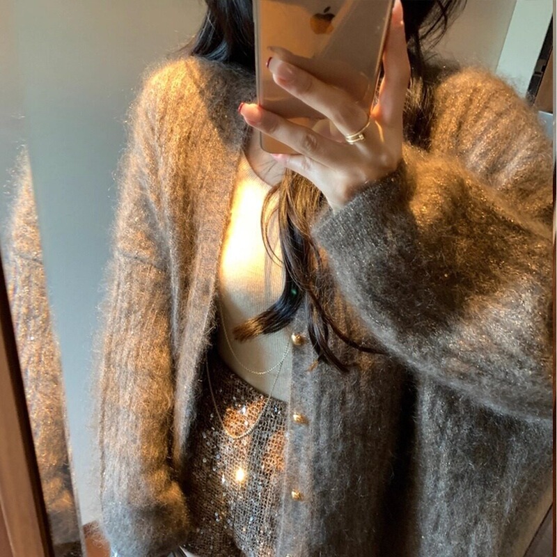 Cable-knit V-neck top with metallic buttons, loose long-sleeved, casual sequin knit cardigan, women's textured sweater Cable-knit V-neck top with metallic buttons, loose long-sleeved, casual sequin knit cardigan, women's textured sweater