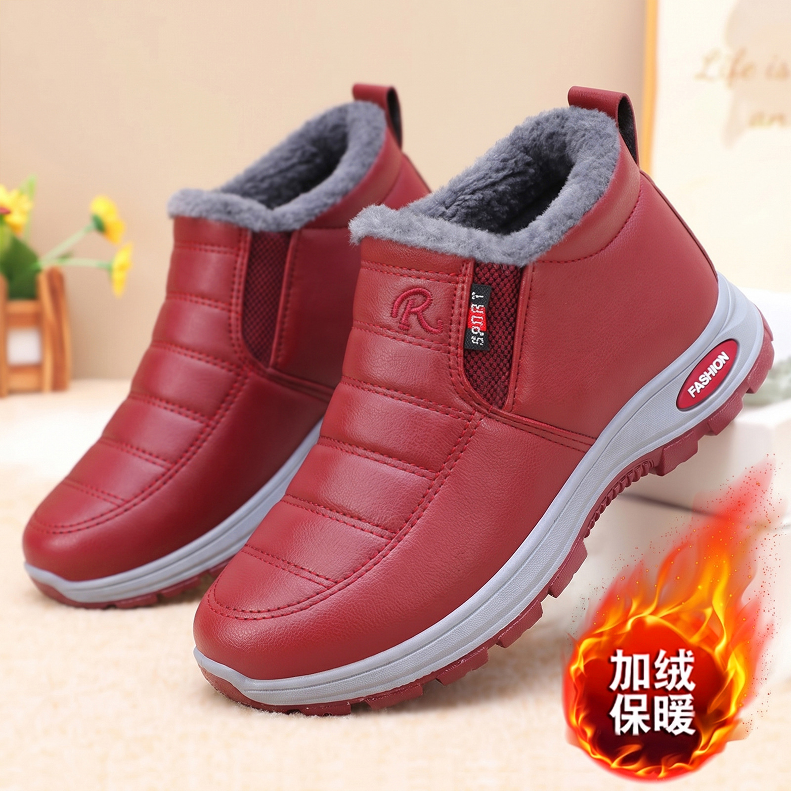 Winter women's shoes with plush lining, warm leather short boots, soft-soled slip-ons, shoes for middle-aged and elderly mothers, snow boots, solid color cotton shoes