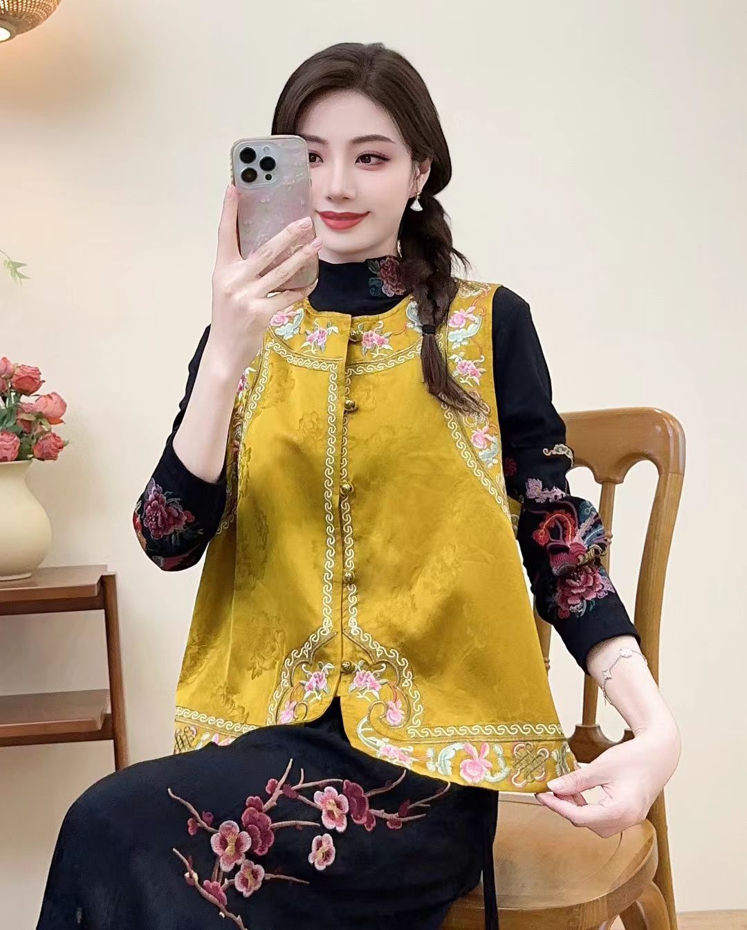 2025 otoño nuevo estilo suelto damas casuales de mediana edad cuello redondo bordado estilo nacional hombro sin mangas chaleco superior image 5