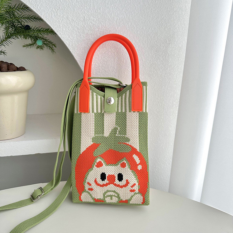 Gatito de tomate verde