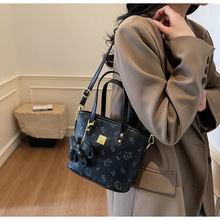 手提包菜篮子2025春季新款高级质感上班通勤单肩气质水桶包