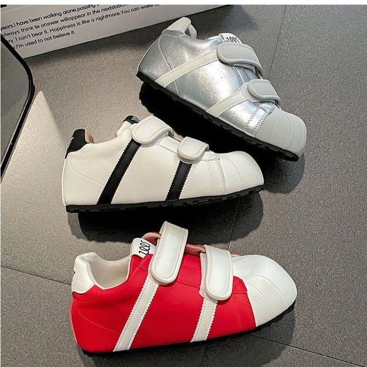 2025 otoño invierno zapatos de conchas feos y lindos marca de moda ligera velcro de suela gruesa universal pegatinas de pan de nicho zapatos casuales para mujeres