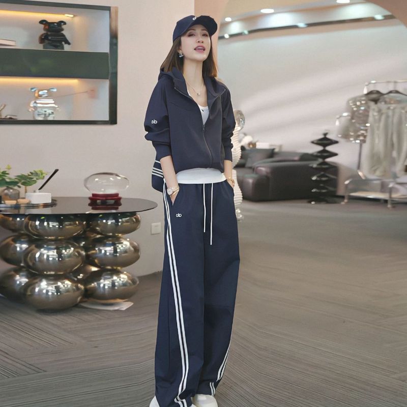 2025秋欧货品牌休闲运动套装女时尚减龄短款外套上衣阔腿裤两件套|undefined