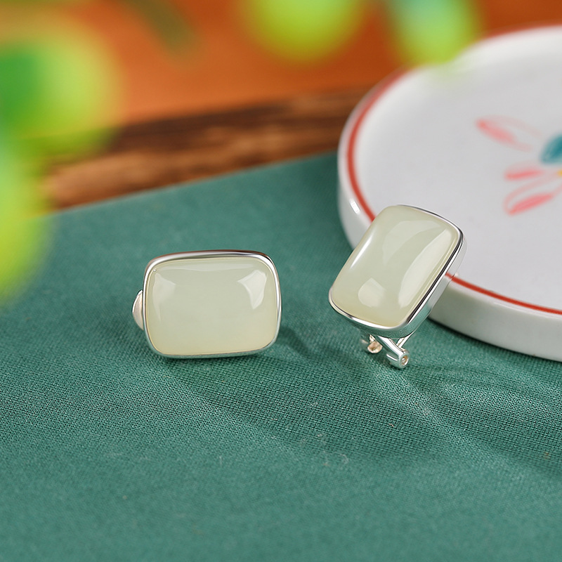 Khuyên tai nữ bạc S925 mạ vàng đính ngọc Hetian hình vuông phong cách đơn giản sang trọng — Kiểu màu bạc