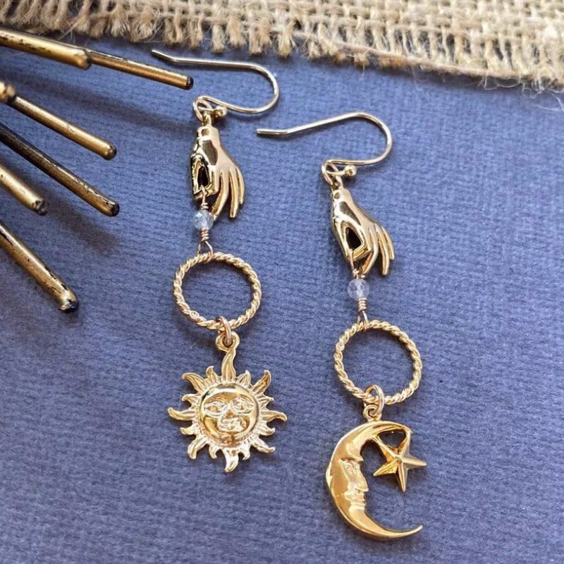 1 Pair Quantity Casual, Daily Occasion Alloy Material Sun, Moon Pattern All Seasons Season 1 Pair Retro Classic Style Sun Moon Plating Alloy Drop Earrings