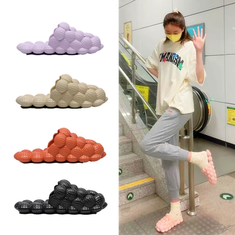 Заводская оптовая продажа новых летних трансграничных сандалий для женщин, которые можно носить дома, мягкие парные тапочки для ванной комнаты на толстой подошве, которые кажутся как будто выступают на какашках.