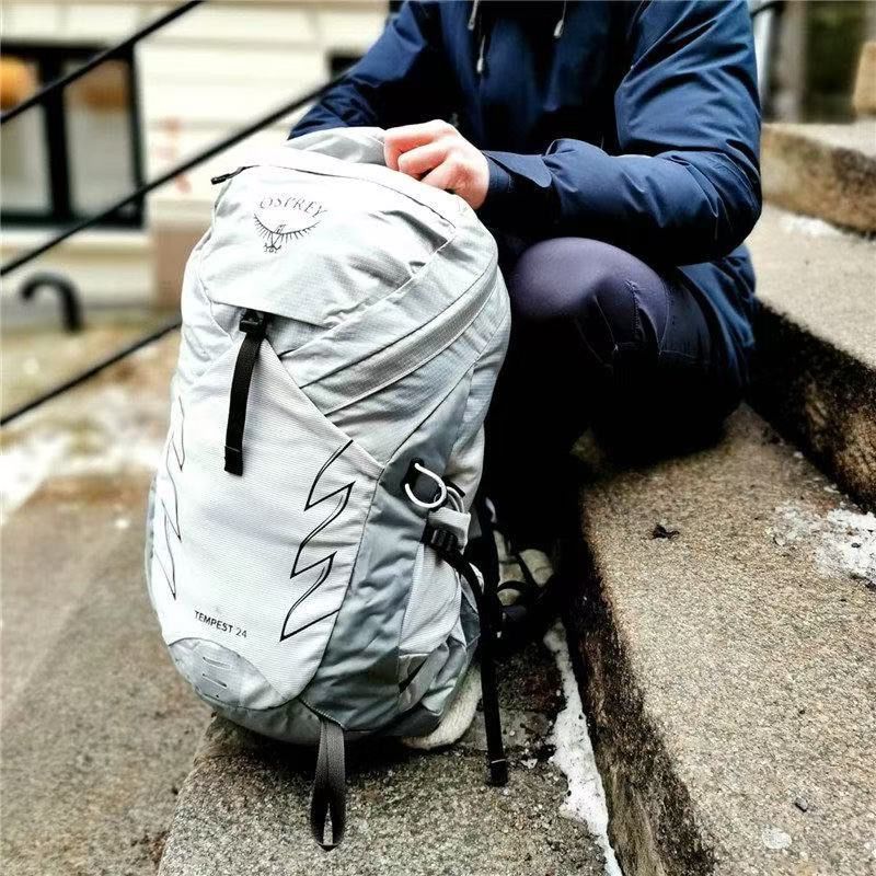 小鷹魔爪22升户外双肩登山包男女徒步双肩包徒步旅行背包20暴风30|undefined