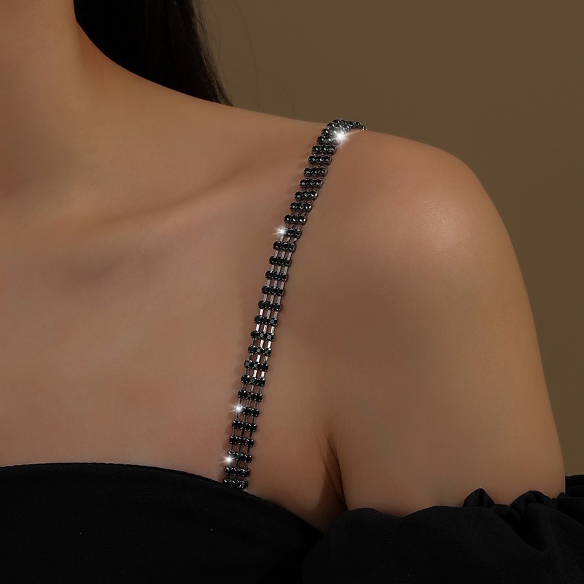 희귀한 다이아몬드 세 줄