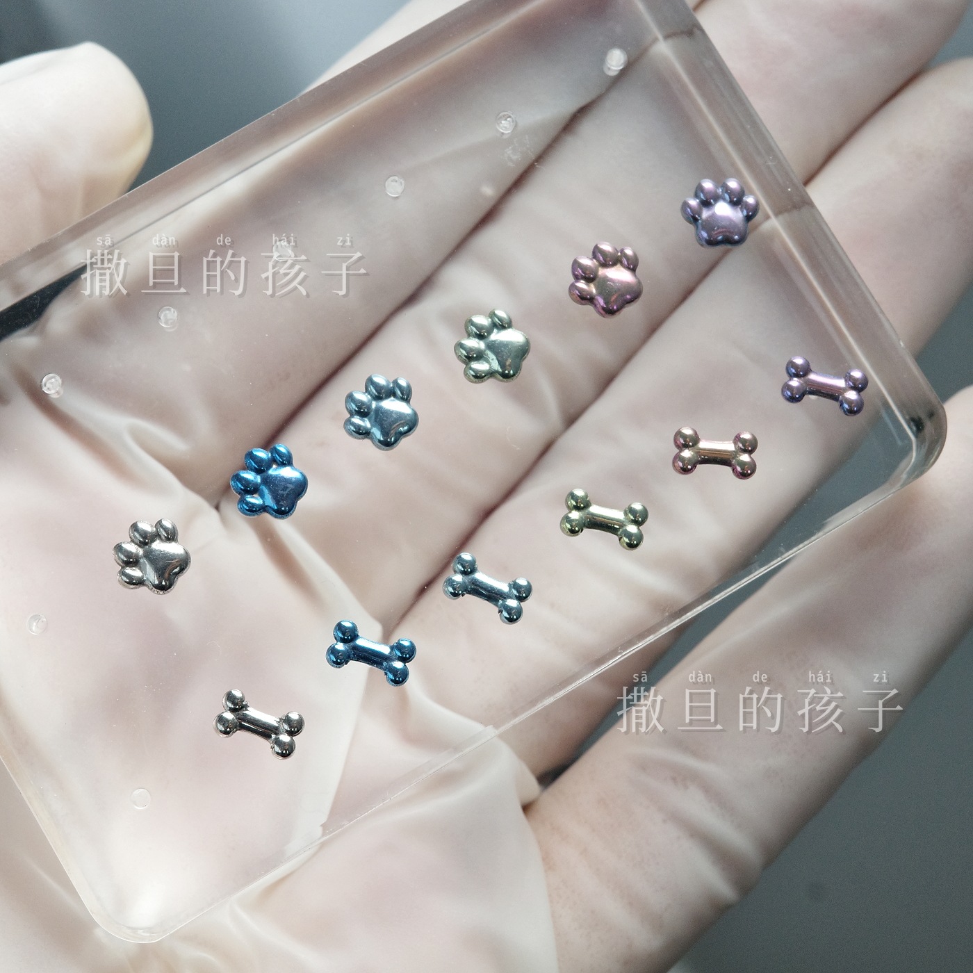 16G labret stud size and finish detail