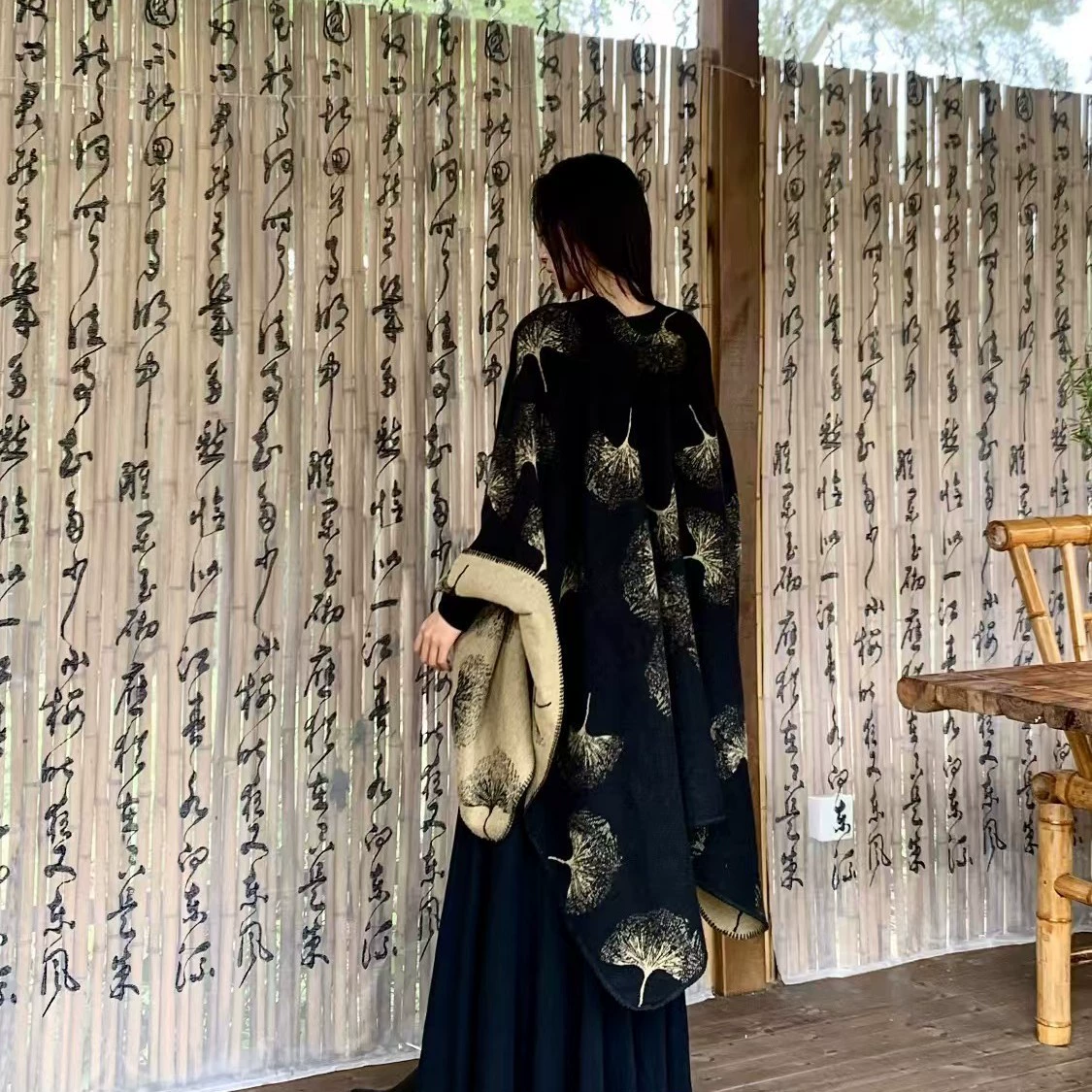 Модная шаль в наличии на осень и зиму, вязаный шарф из искусственного кашемира, художественная накидка с масляной живописью для верхней одежды.