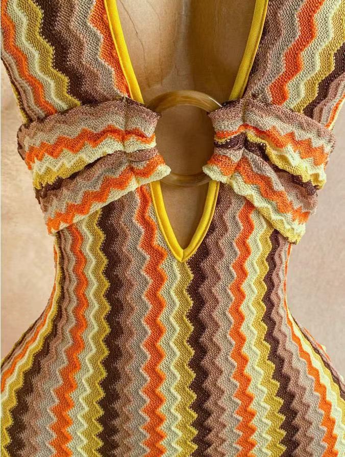 American Retro Wavy Striped Halter Neck Jumpsuit Shorts For Women Deep V Hollow Out Slim Fit Knit Jumpsuit_ecoleips.com