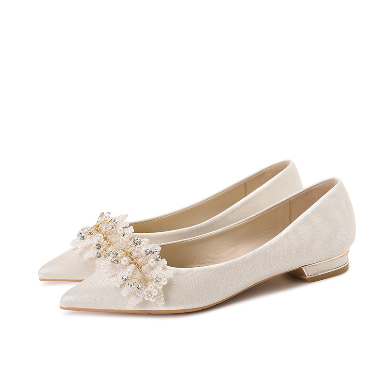 Les chaussures de demoiselle d'honneur de Niche française peuvent être portées quotidiennement au printemps, chaussures plates en peau de mouton à talons épais et pointus en perles et cristaux_voghion.com