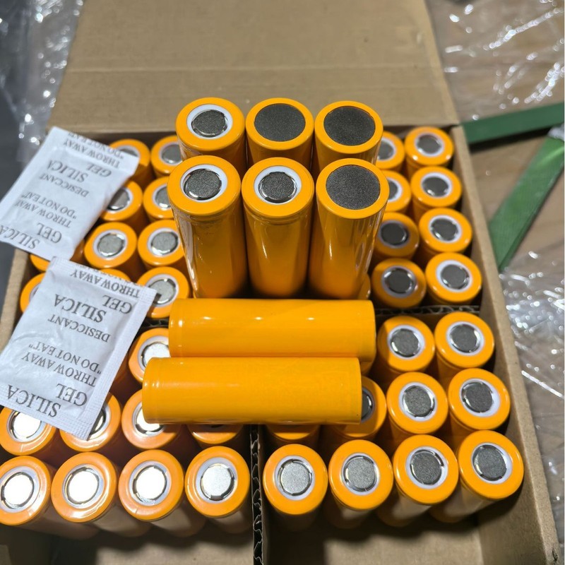 21700リチウム電池3000mAh充電宝電気自動車移動電源貯蔵設備強光懐中電灯特恵|undefined