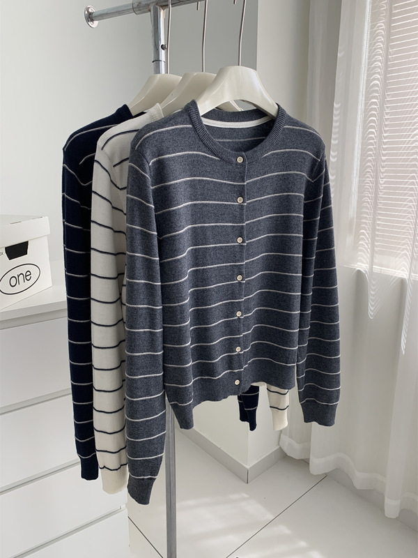 Autumn and Winter Ultra-Fine Wool Knitted Cardigan for Women, Simple Korean Style Contrasting Stereo Stripesd Sweater Jacket, Lazy Top