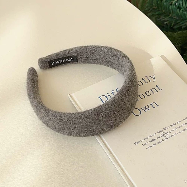 Gray clean woolen wide edge