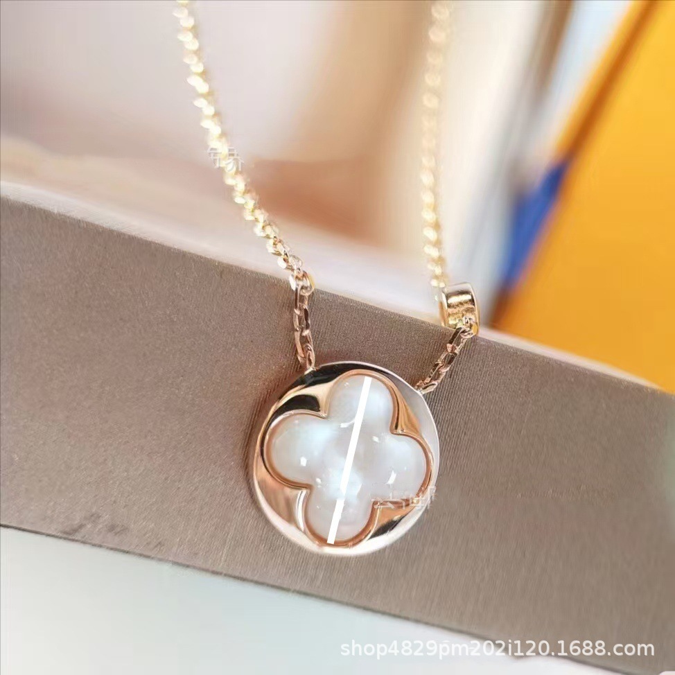 ロバの家四葉草四花五花ブレスレット女性用18Kローズゴールドメッキ軽奢菱形丸型白貝母ネックレスins