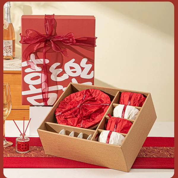 Joy-Rose Queen food for 4 people (4 bowls, 4 spoons, 2 plates with pear paper accessories) + hand-held gift bag