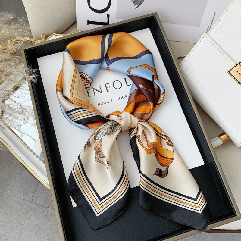 Versión coreana de todo fósforo primavera 2025 nueva moda 70 bufanda pequeña bufanda cuadrada mujer a juego camisa pequeña bufanda bufanda al por mayor