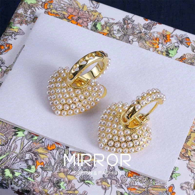 Earrings from pearl heart shaped, bright catchy style, high-quality style, light luxury style, direct factory sales