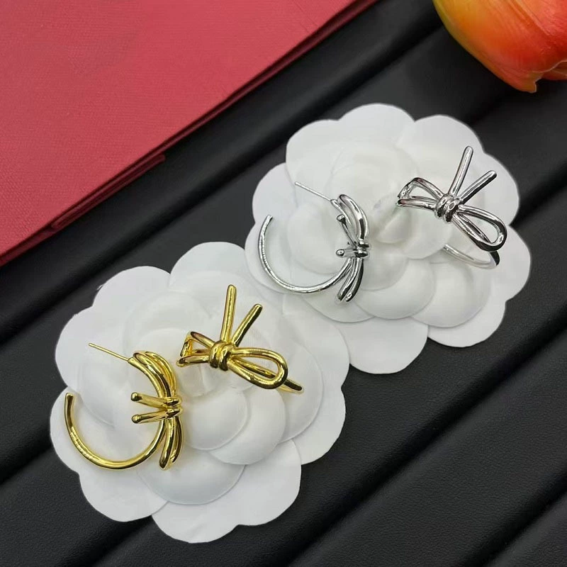 Серебряная игла с бантом, модные серьги из латуни с маленьким дизайном, 2024 год, европейский стиль