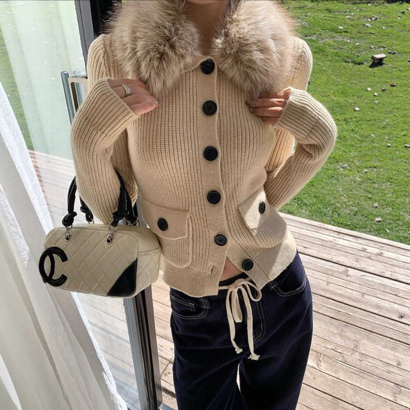 Black Bean~~ Heartbeat Muse* Detachable Fur Collar Knitted Cardigan Women's Autumn and Winter Fashionable Pocket Design Sweater Black Bean~~ Heartbeat Muse* Detachable Fur Collar Knitted Cardigan Women's Autumn and Winter Fashionable Pocket Design Sweater