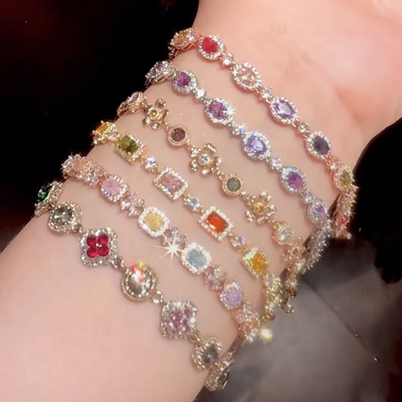 Zircon round flower clasp bracelet, light luxury, high-end, exquisite bracelet with a stylish design, versatile and fashionable, wholesale Zircon round flower clasp bracelet, light luxury, high-end, exquisite bracelet with a stylish design, versatile and fashionable, wholesale