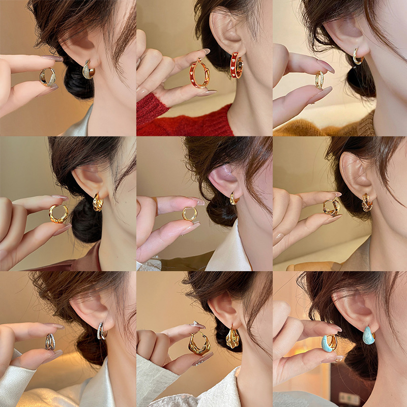 Cubic Zirconia And Pearl Stud Earrings For Everyday Elegance_voghion.com