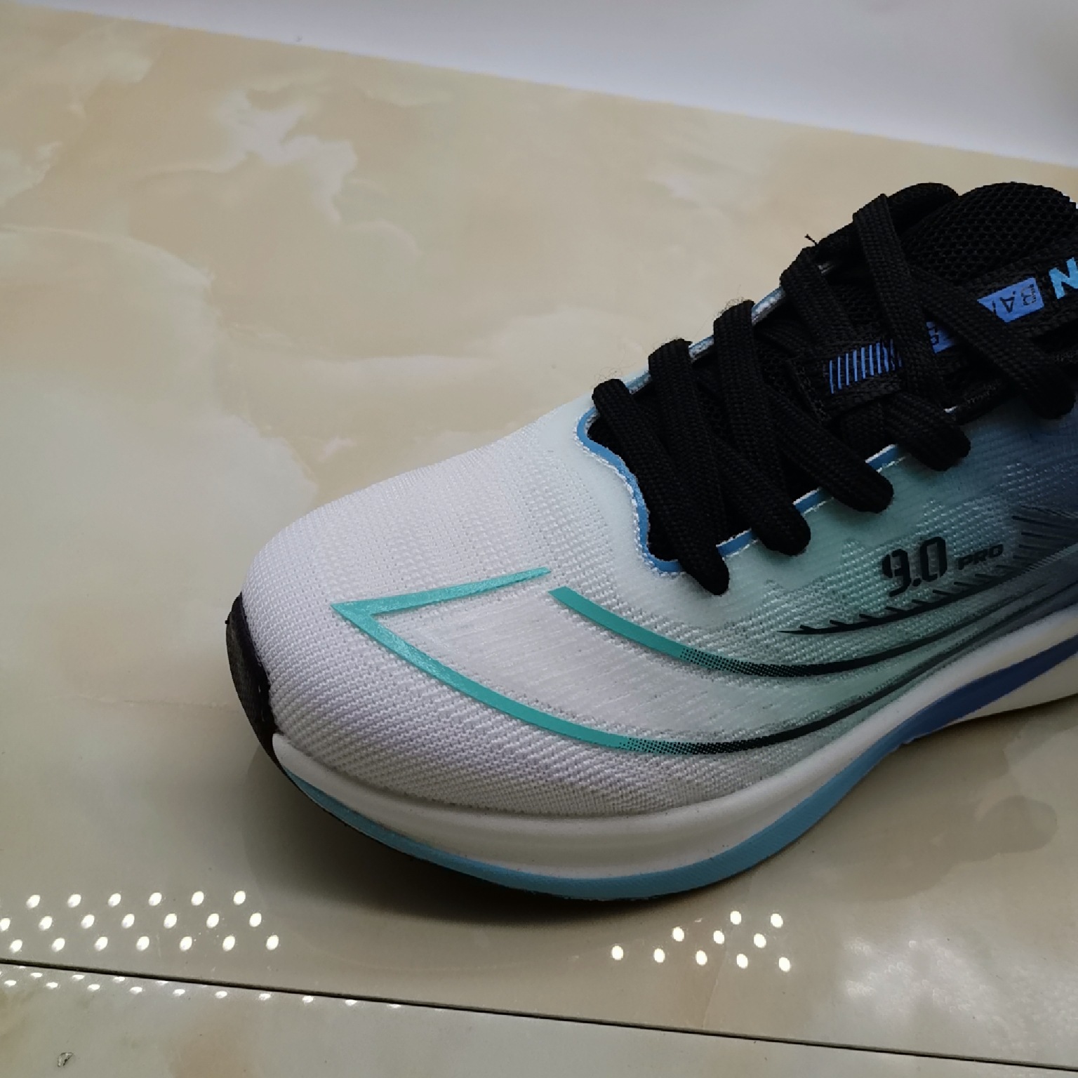 Fujian zapatos de otoño de 2025, nuevos zapatos escolares de tamaño grande, zapatos de carrera clásicos, zapatos de baloncesto deportivos de estudiantes