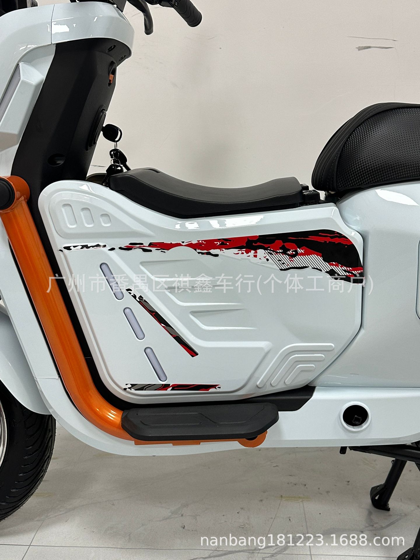 New U2 Cross-Border Export Electric Vehicle for Takeout Delivery, Ultra-Long Range Electric Scooter, Factory Direct Supply Electric Motorcycle