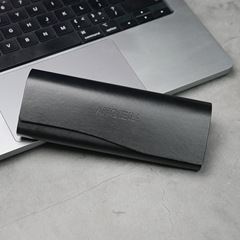 Leather eyeglass case and metal eyeglass case are sold together with eyeglasses, not sold separately.