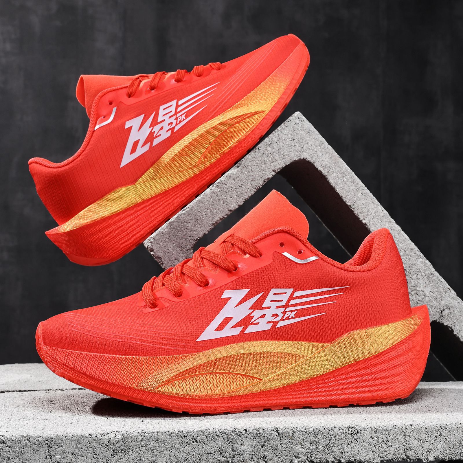 Guochao ultra ligero amortiguador rebote verdadero explosión zapatos deportivos de suela suave para hombres y mujeres para estudiantes de alto rendimiento zapatos de corrida de placa de carbono casuales