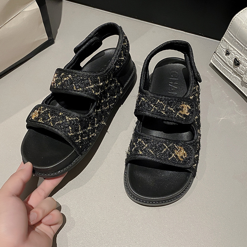 Zapatillas para mujeres frescas en el hogar, zapatillas para parejas domésticas, suela suave antideslizante Eva universal, comercio exterior para hombres, ligero y cómodo.