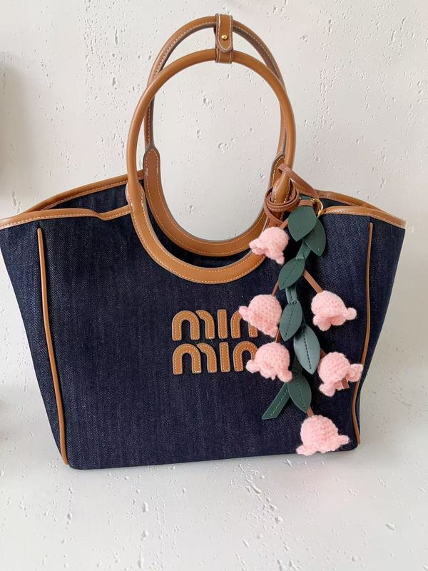 MIU バッグペンダントスズラン手織りウールニットフラワーチューリップキーペンダントファッションカーペンダント|undefined
