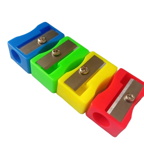 Oberchan mini small pencil sharpener, cute stationery for children and primary school students, small portable rotary pencil sharpener