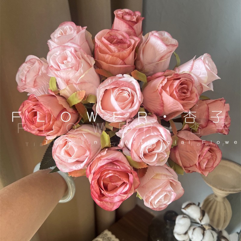 Single Rose Artificial Flower Rose Bud Bulgarian Oil Painting Rose Photography Hand-held Props Home Dining Table Flower