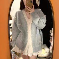 韓系の柔らかいモチモチとした優しい風のvネックのセーターの上着